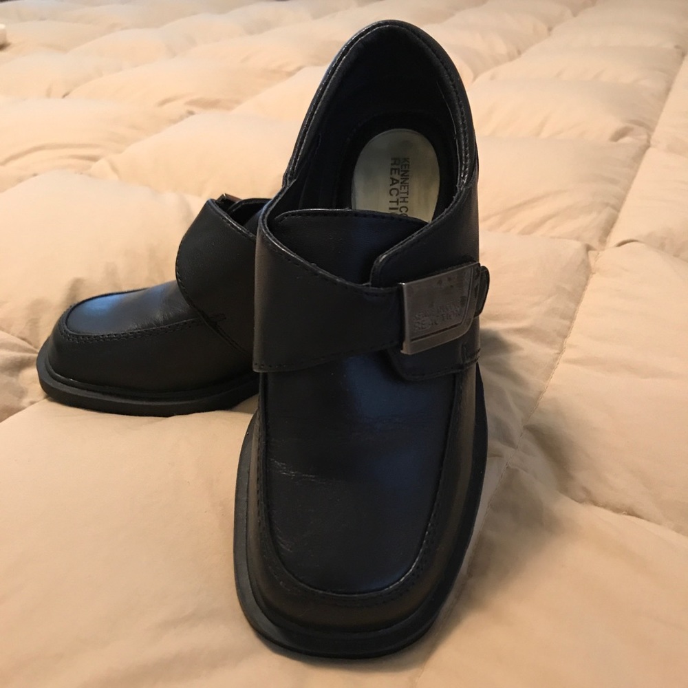 Kenneth Cole Reaction boys leather dress shoes Size 11.5 (Toddler boy)